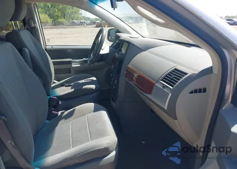 2008 Chrysler Town & Country Touring из США, поврежденный, VIN 2A8HR54P18R777245